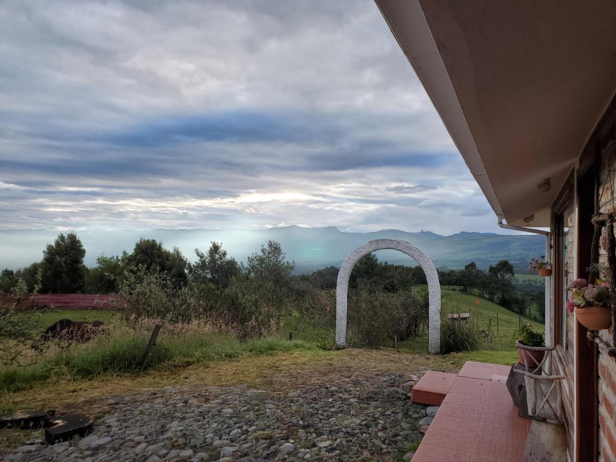 Balcon Al Cotopaxi Hosteria Sangolquí Exterior foto